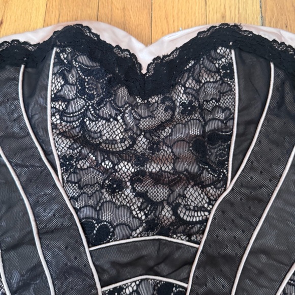 bebe Champagne & Black Lace Corset Bustier Top XS - Picture 3 of 6